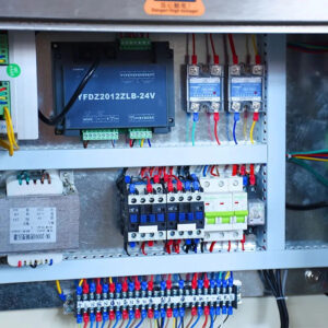 detalhe da máquina de embalagem de bolsa de reforço - caixa elétrica de controle PLC